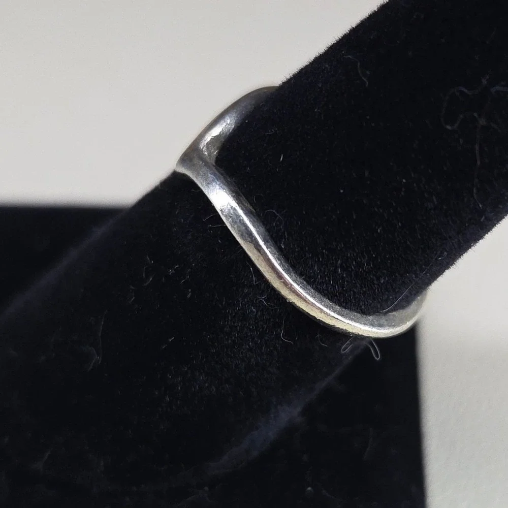 Silver Tone Deep Wishbone V Shape Chevron Stacking Ring Size 8 Whimsy‎ Goth